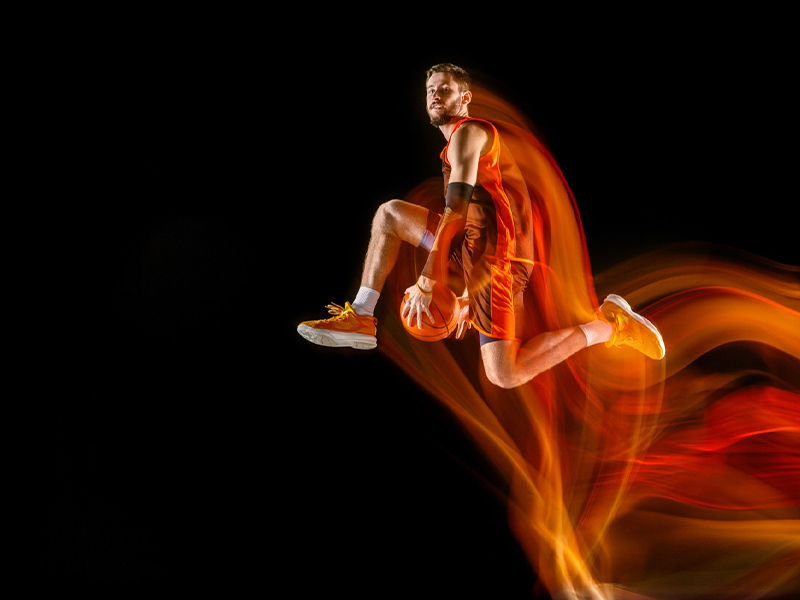 詹姆斯：蒂米球商很高！看他表现出色我很高兴！